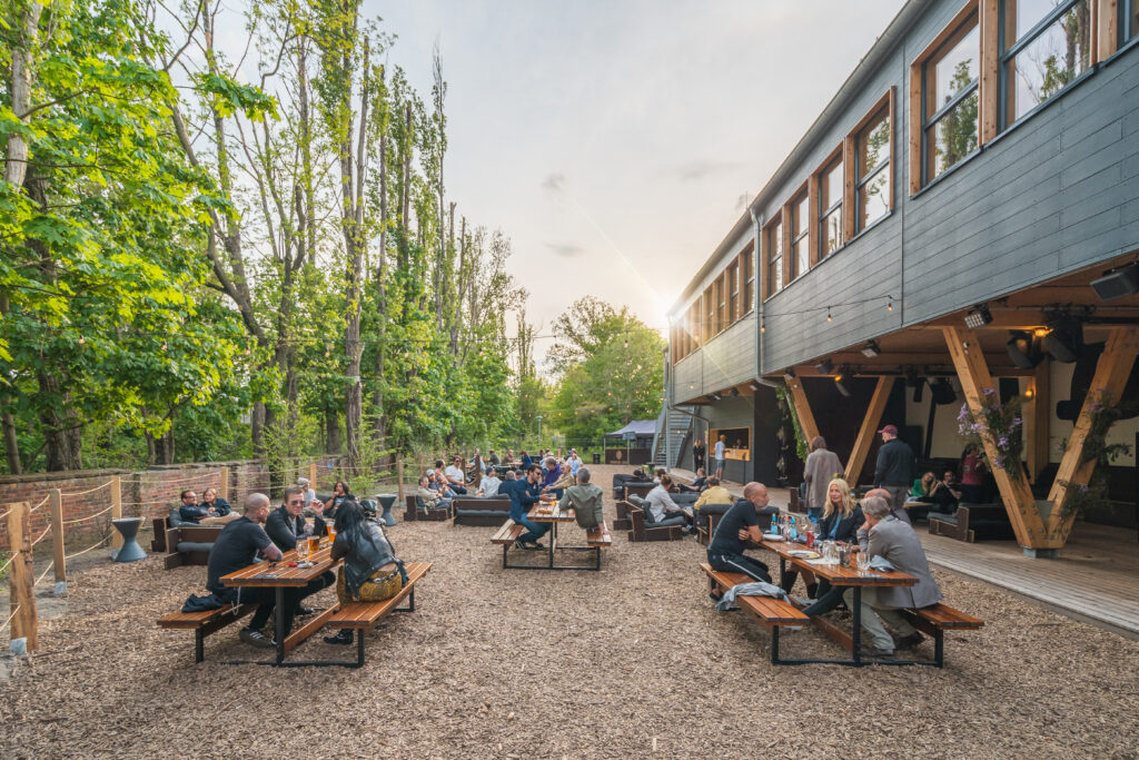 Biergarten im Wellenwerk