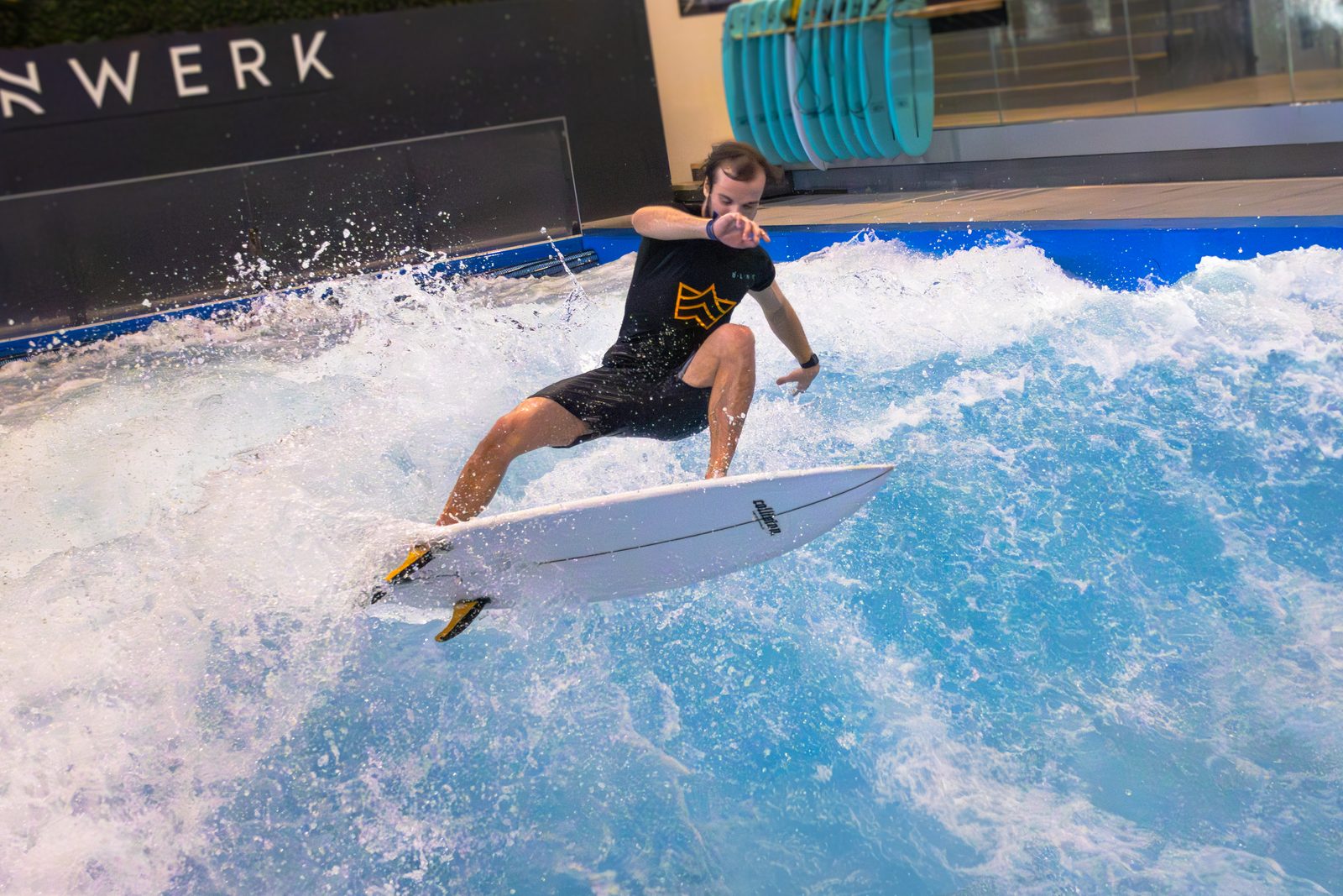 Hannes Mosch mit Air beim Berlin Surf Open 2025 im Wellenwerk