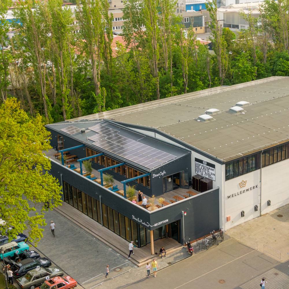 Eingang des Wellenwerk Berlin an der Landsberger Allee