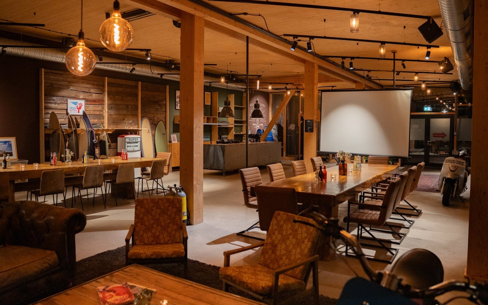 Clubhouse at Wellenwerk with conference equipment